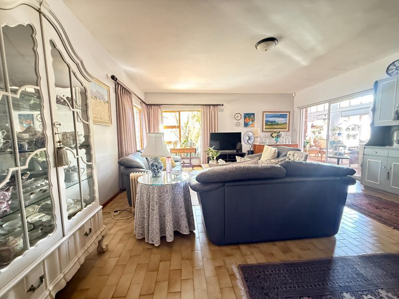 4 Bedroom Property for Sale in Panorama Western Cape